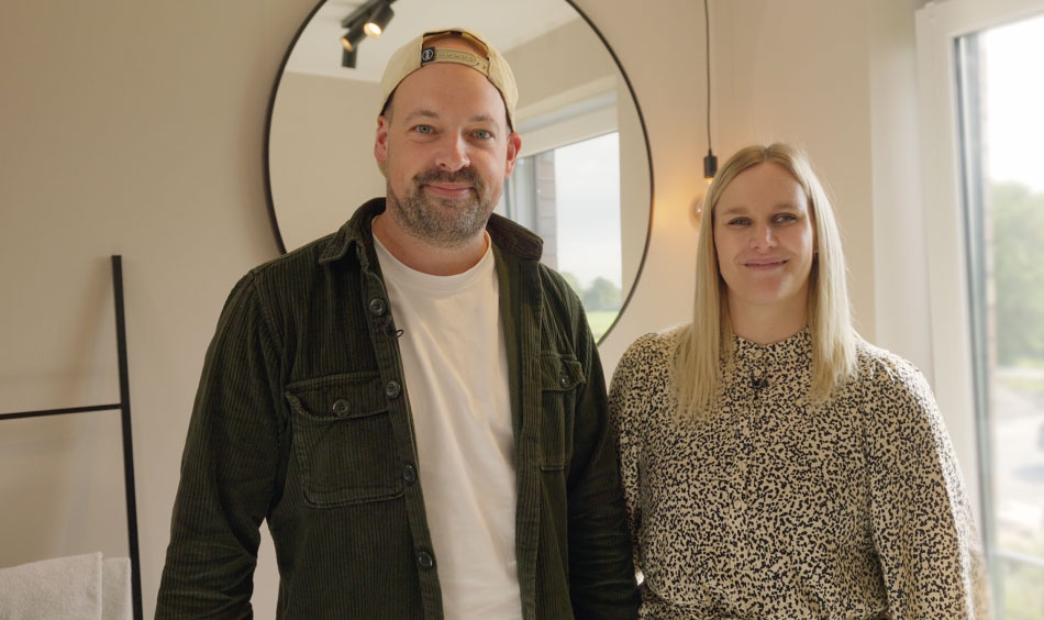 Lena und Steffen im neugebauten Haus