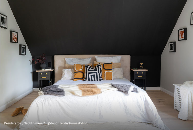 Interior Inspiration zum Thema Gesünder Schlafen in der SCHÖNER-WOHNEN Kreidefarbe "Nachthimmel"